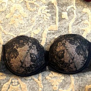 Padded strapless bra
